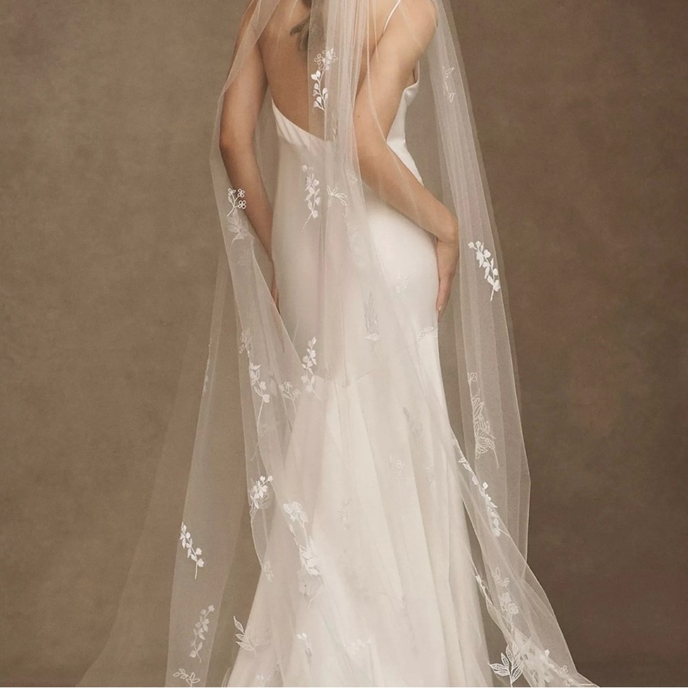 NWT Anthropologie Theia Jasper Embroidered Cathedral Veil
